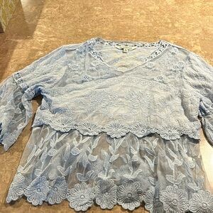 BNWOT small/ medium Davi & Dani blouse